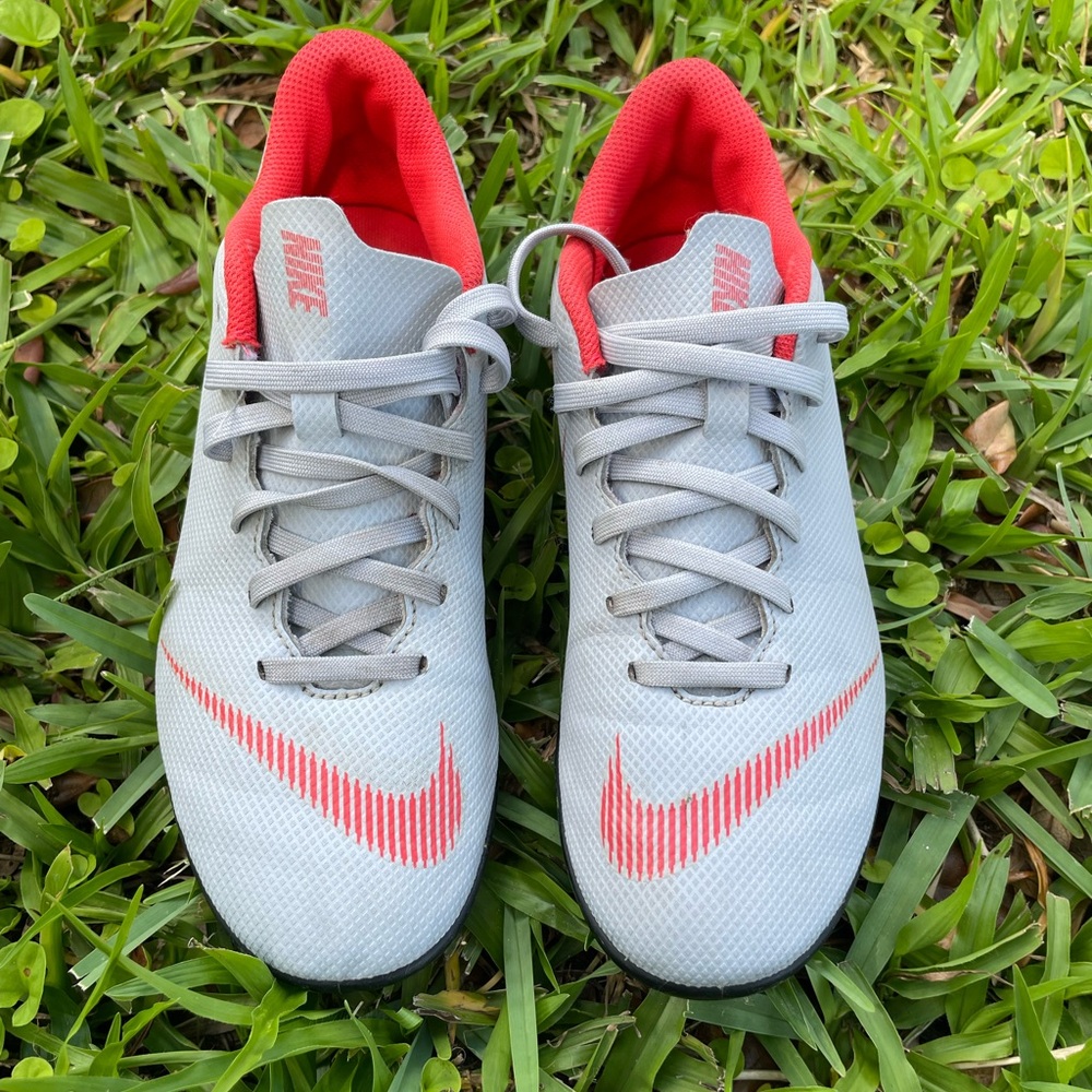 Nike Mercurial soccer cleats youth size 5.5